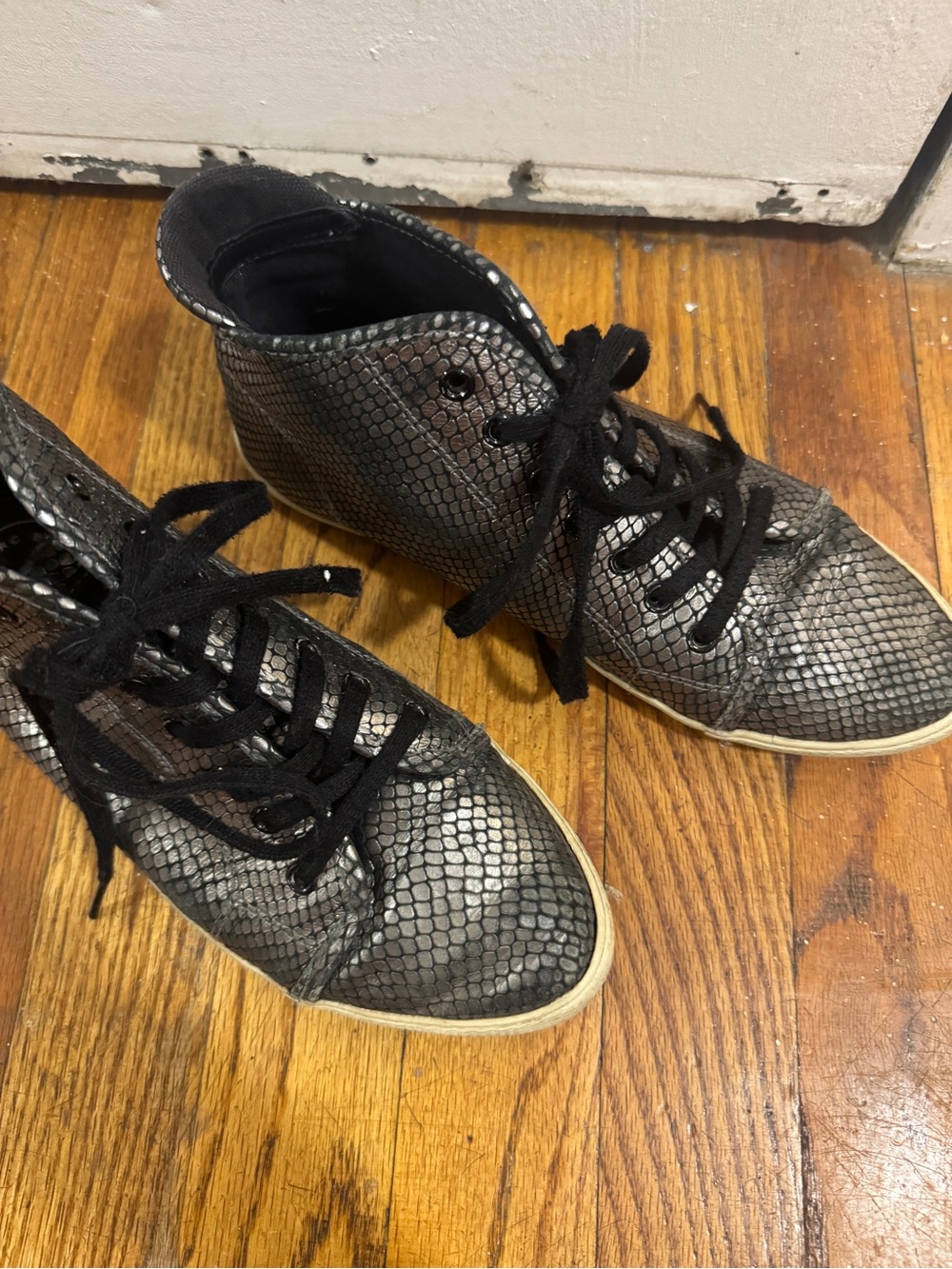 Marc Jacobs Metallic Snake-Print High Top Sneakers - Black